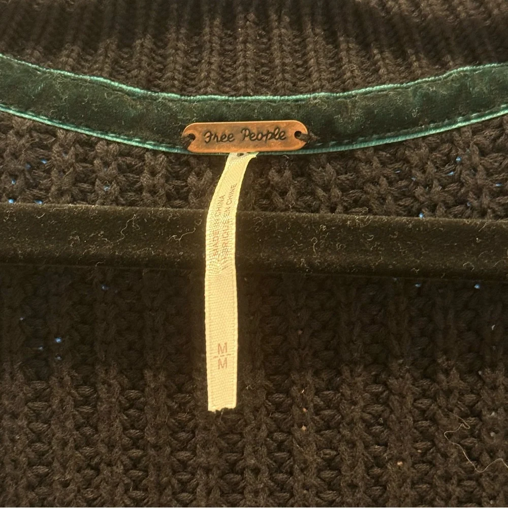 Free People Damsel V-Neck Knit w Bell Sleeves - US M - Picture 4 of 7